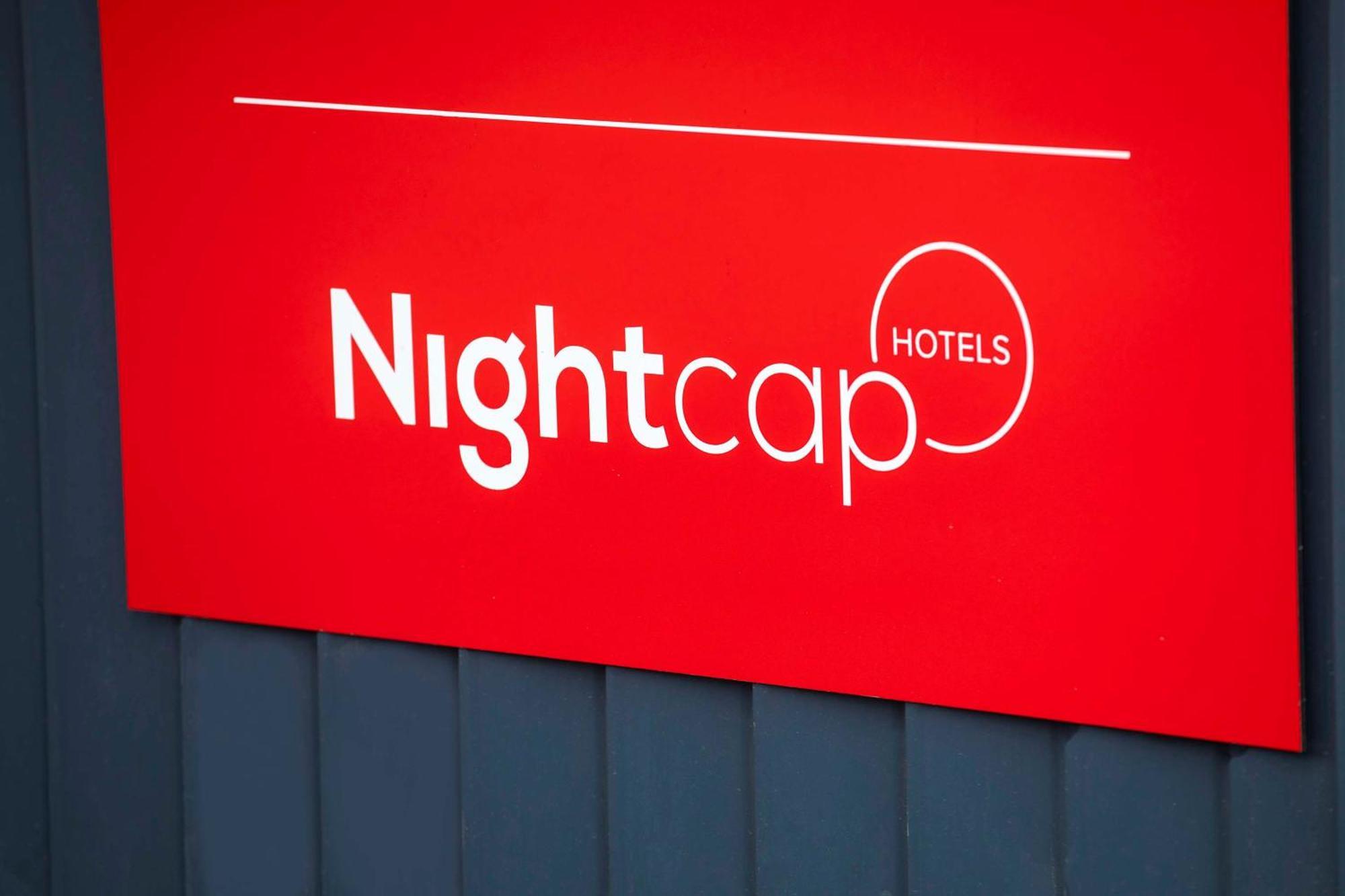 Nightcap At Marine Hotel Cardwell Exterior photo